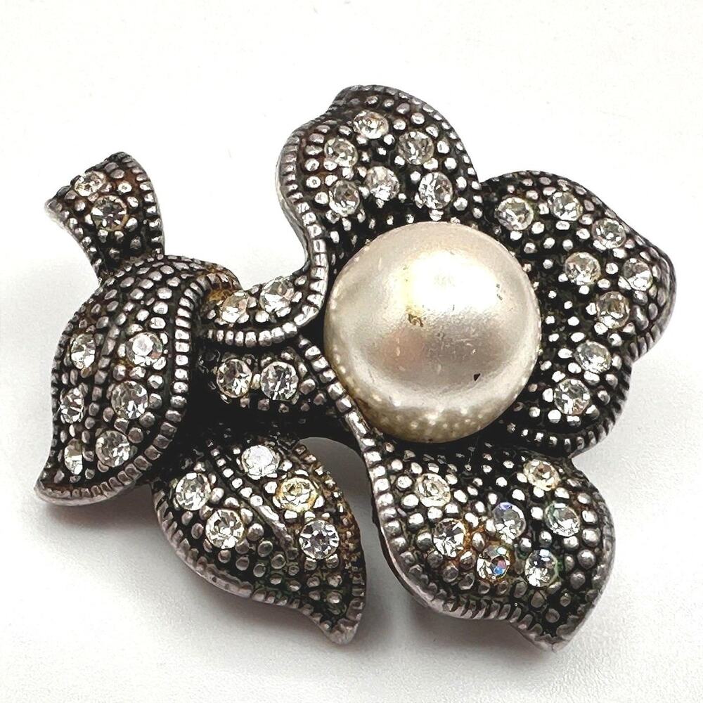 Vintage Y2K Floral Faux Pearl Elegant Brooch Silver Tone Woman's Jewelry Retro